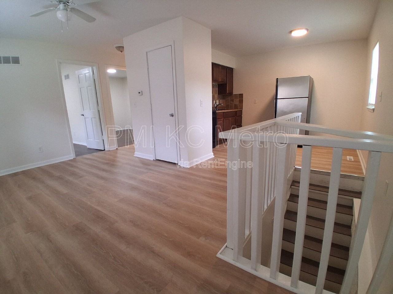 5623 Ne 51st St - Photo 6 of 30