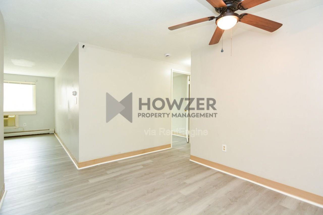 215 Winter St #4J - Photo 3 of 17
