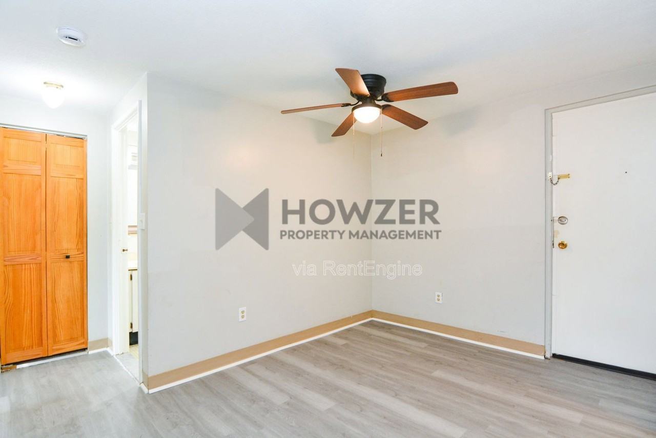 215 Winter St #4J - Photo 2 of 17