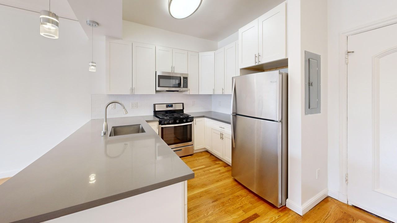 1755 Van Ness Avenue - Photo 4 of 19