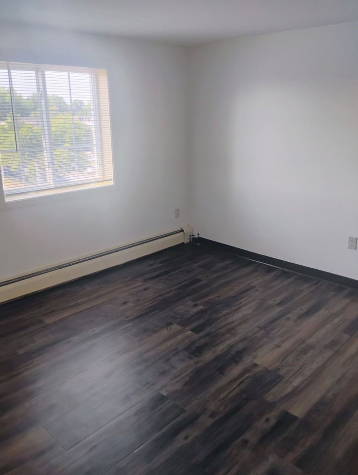 261 Pine St #43 - Photo 4 of 9