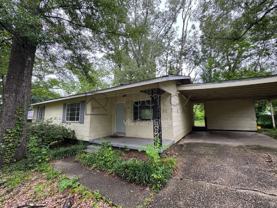 323 Colonial Dr - Photo 1 of 1