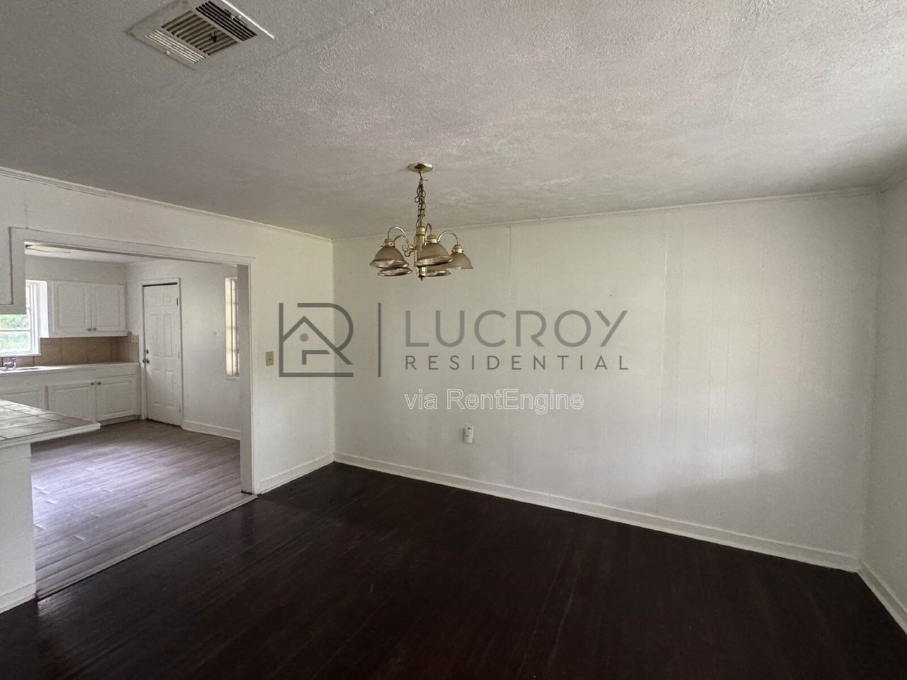 323 Colonial Dr - Photo 2 of 13