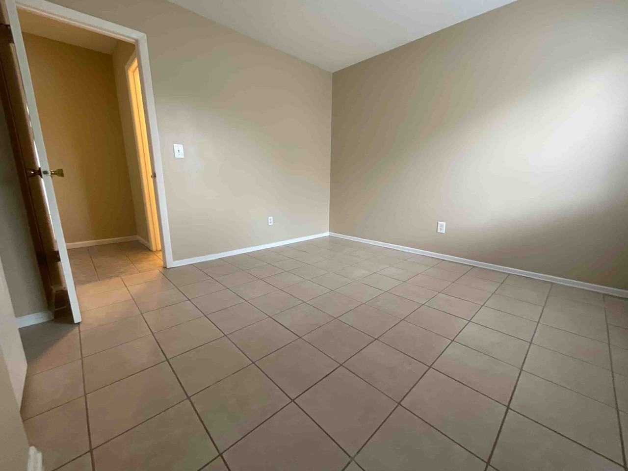 1738 N Hamilton St Apt C - Photo 3 of 43