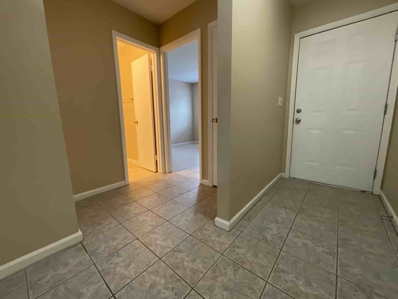 1738 N Hamilton St Apt C - Photo 5 of 43