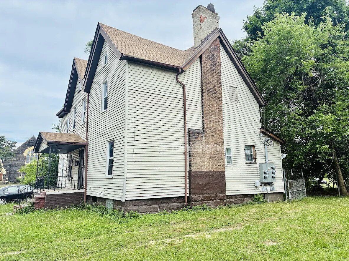 2163 E 84th St #4 - Photo 2 of 13