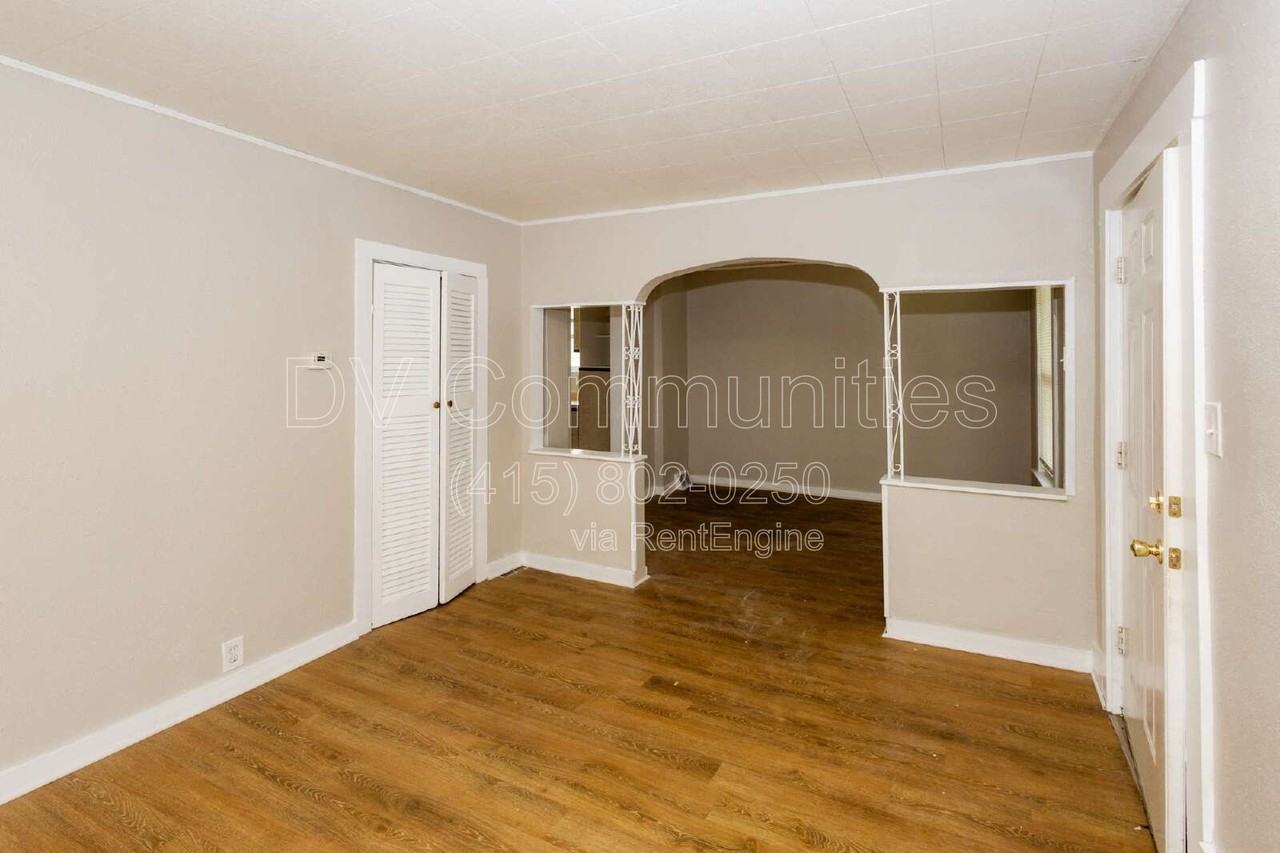 3818 Highland Rd - Photo 2 of 15