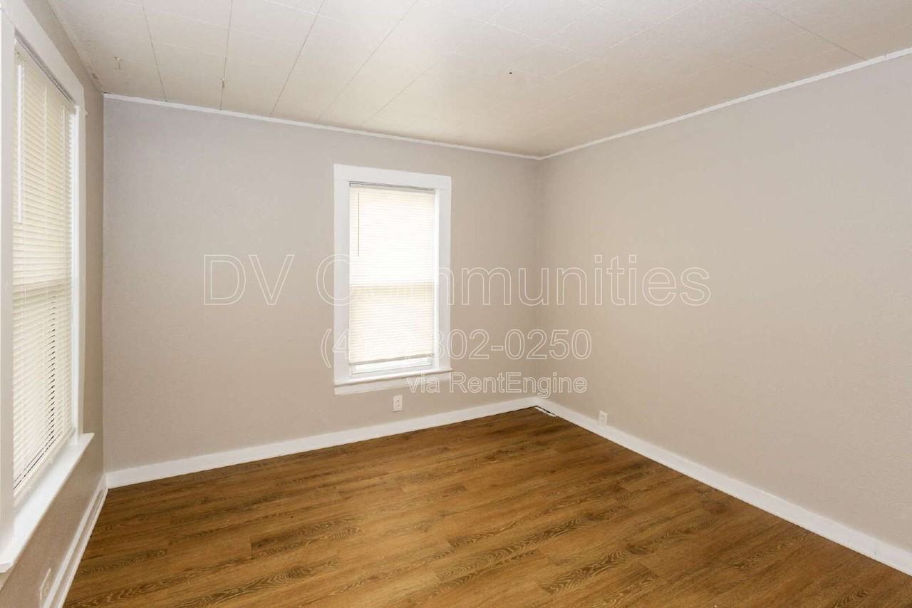 3818 Highland Rd - Photo 4 of 15