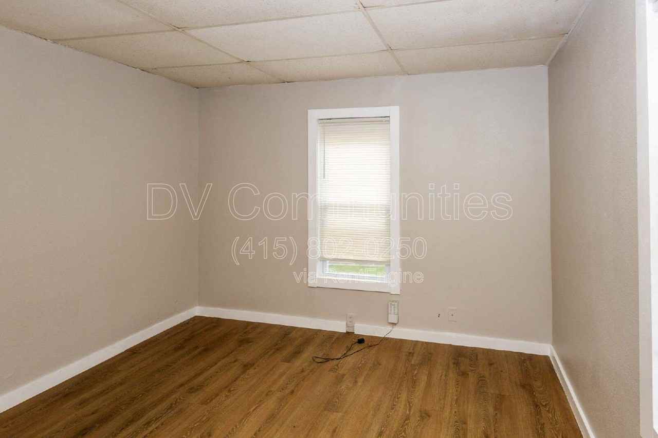 3818 Highland Rd - Photo 7 of 15