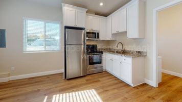 featured image of 1384 Darwin St #A