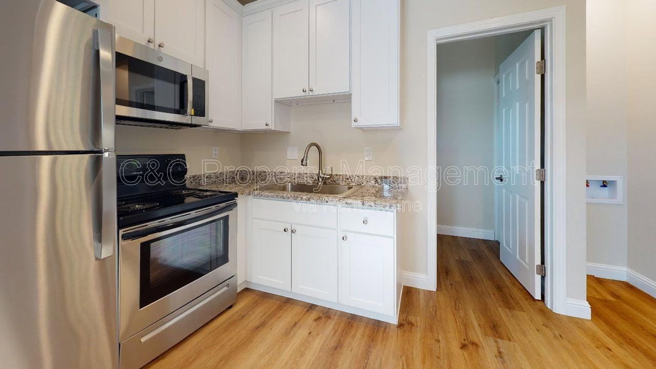1384 Darwin St #A - Photo 2 of 6