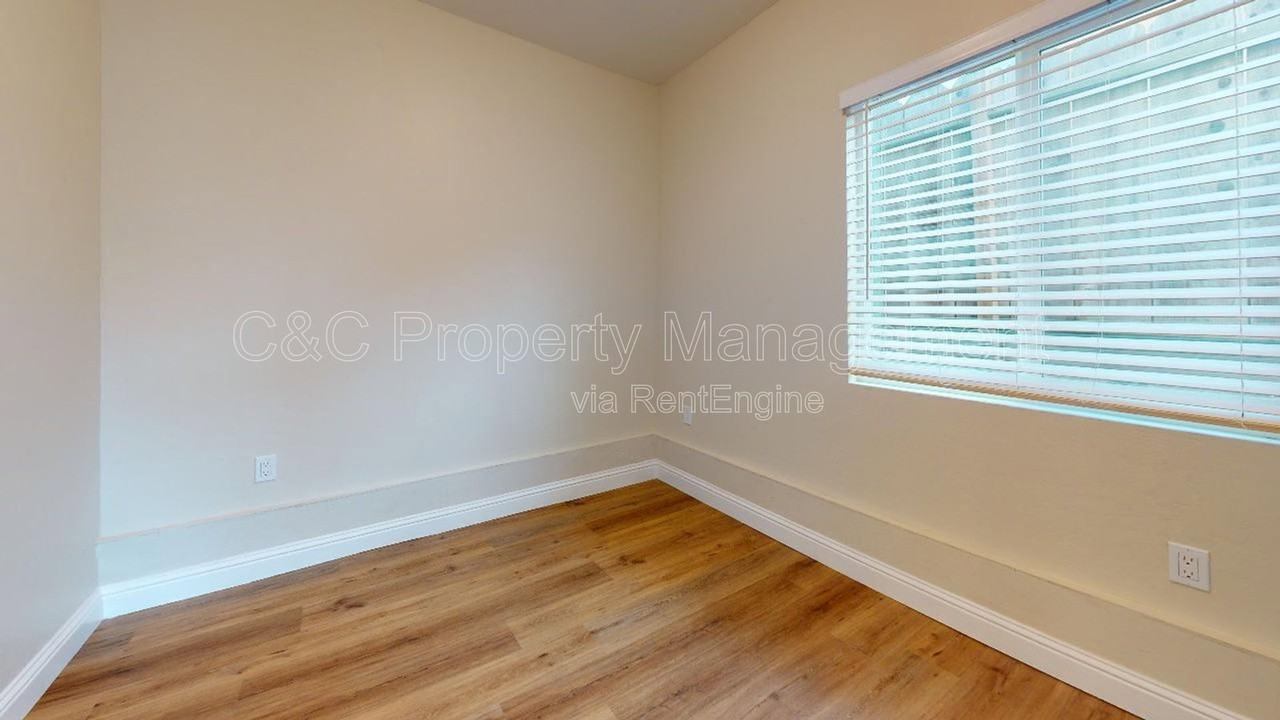 1384 Darwin St #A - Photo 3 of 6