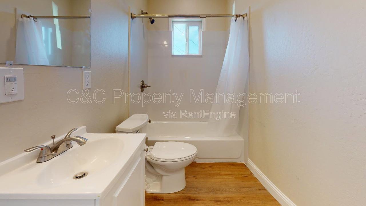 1384 Darwin St #A - Photo 4 of 6