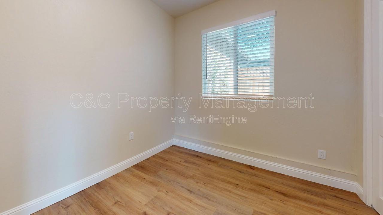 1384 Darwin St #A - Photo 5 of 6