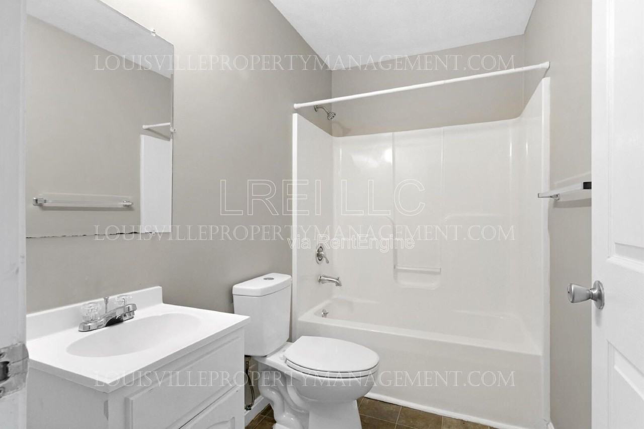 304 Keeneland Dr #1A - Photo 7 of 18