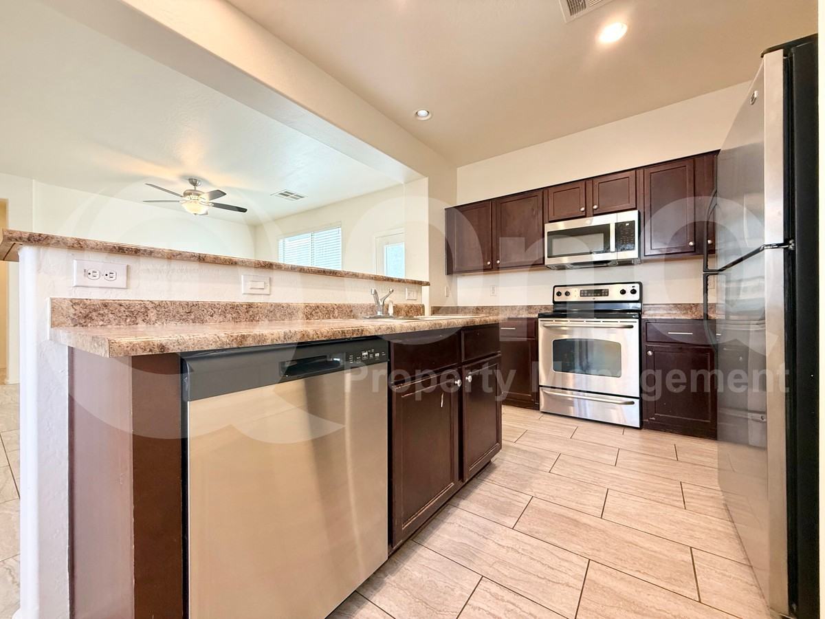 3834 E Santa Fe Ln - Photo 4 of 28