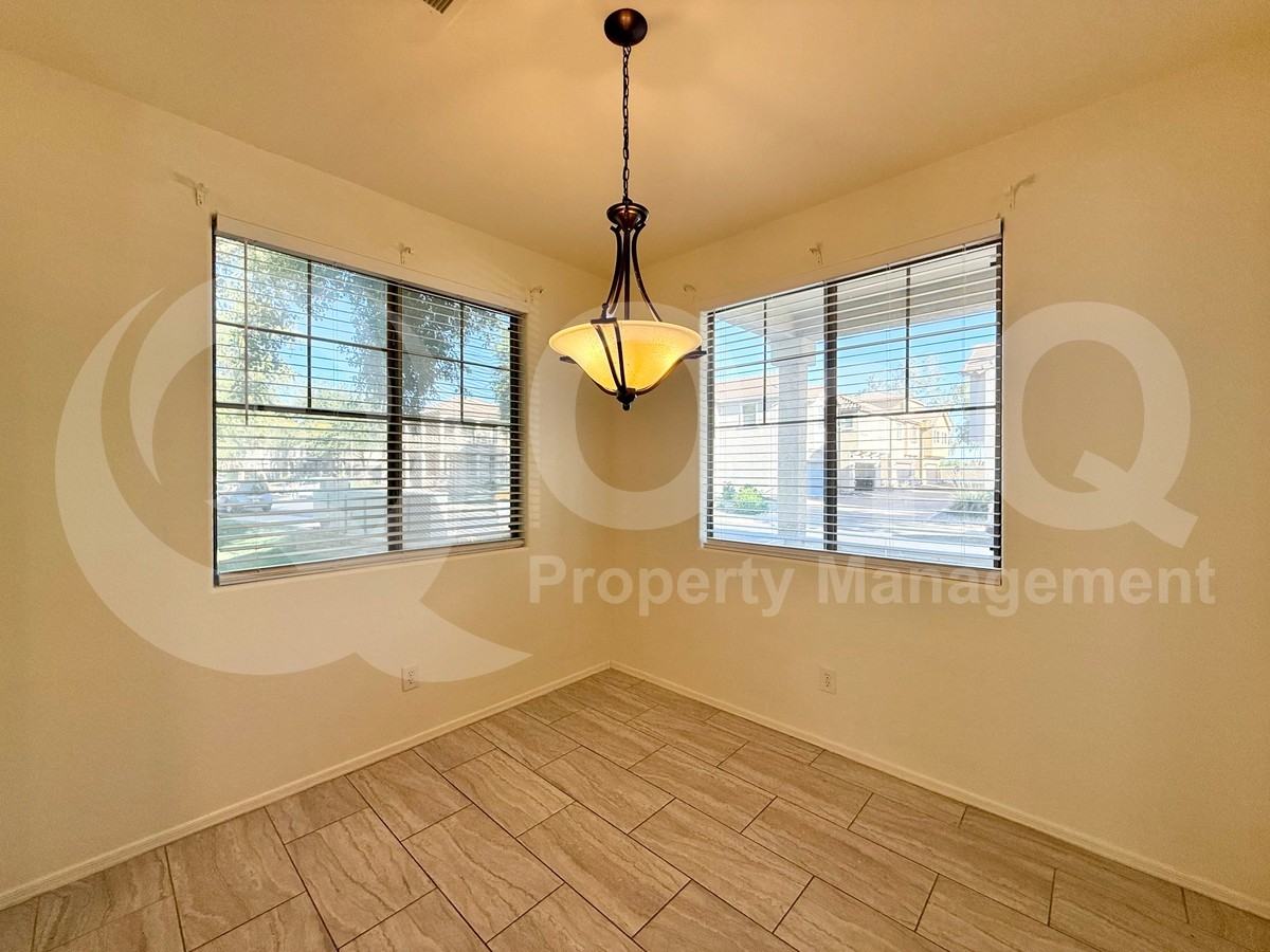 3834 E Santa Fe Ln - Photo 7 of 28