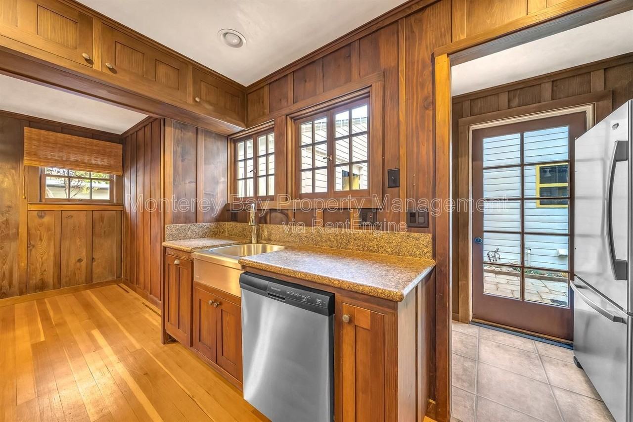 862 Short St - Photo 6 of 36