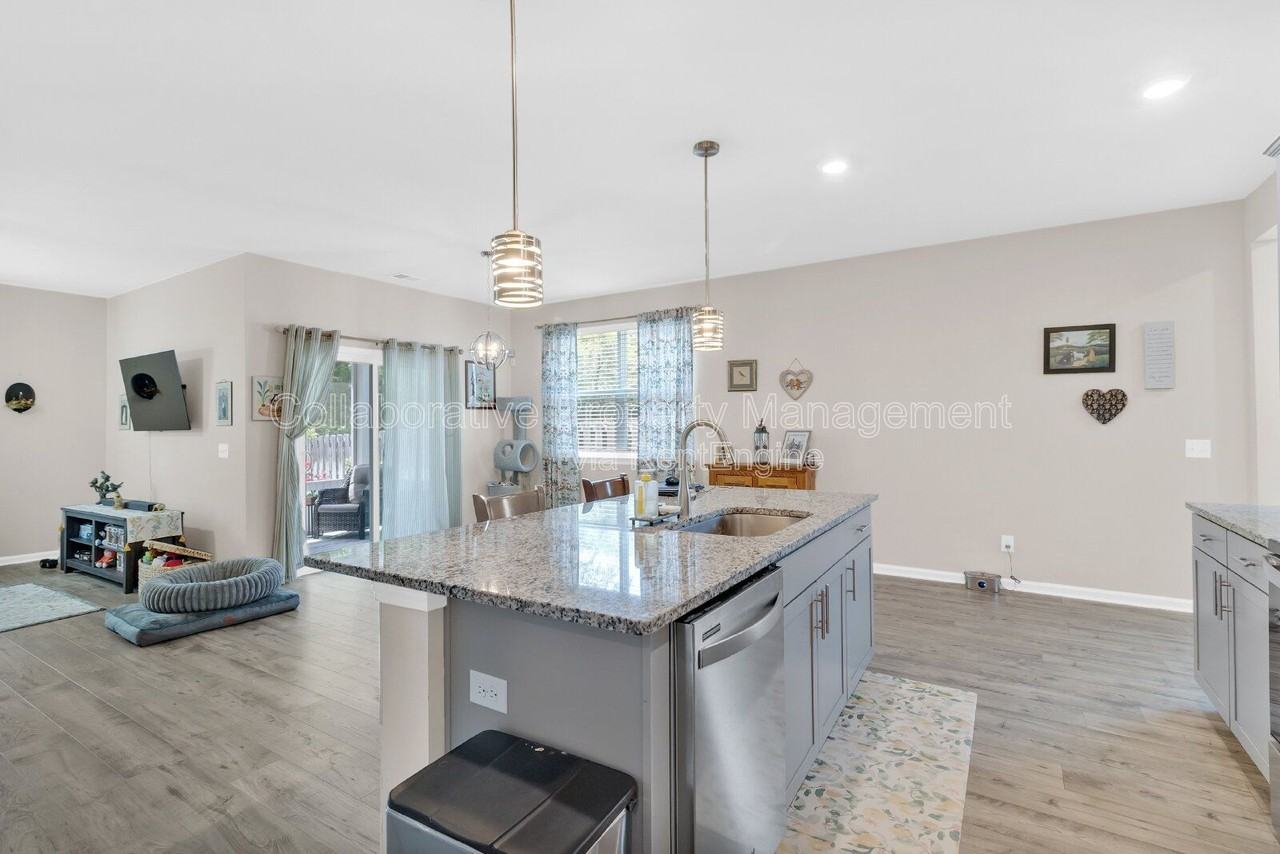 376 Brennan Dr - Photo 6 of 24