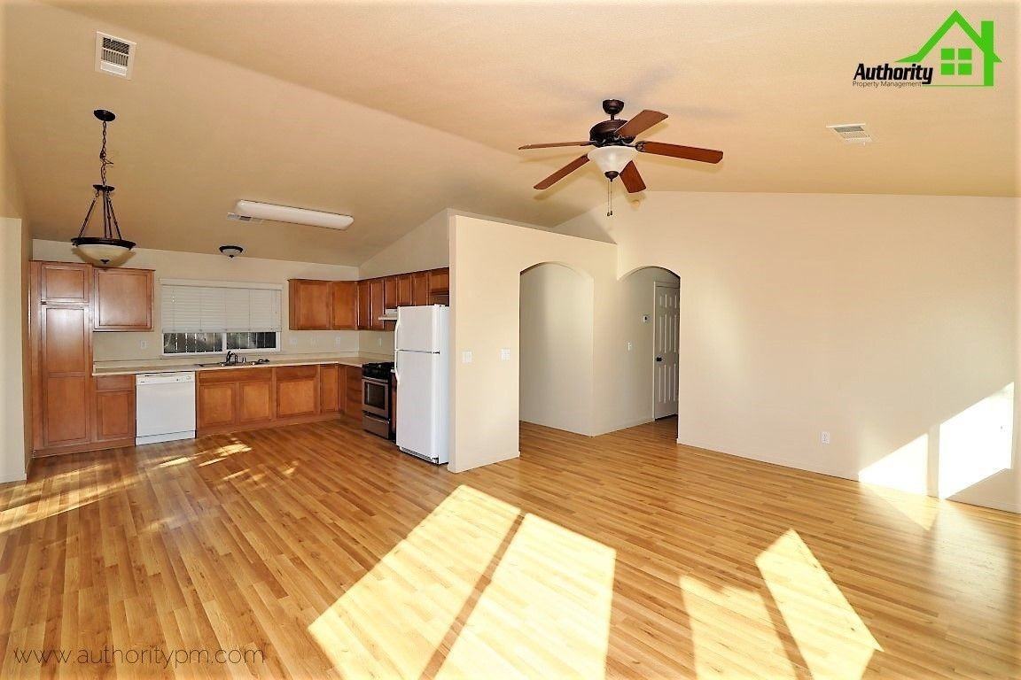 19531 Prospect Peak Ct #B - Photo 4 of 17