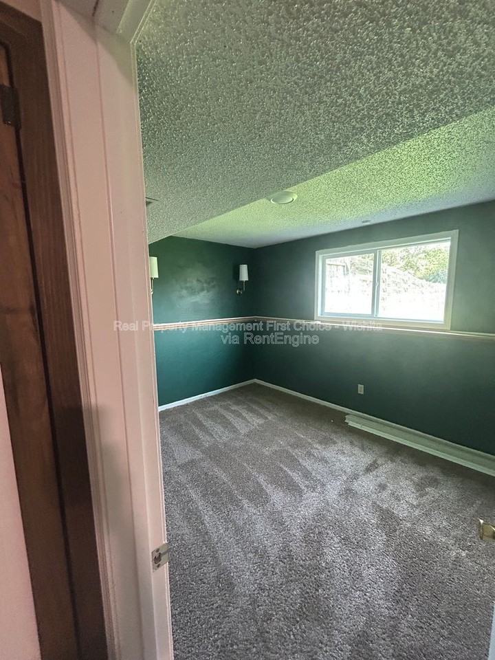 3147 N Brookfield Ct - Photo 5 of 27