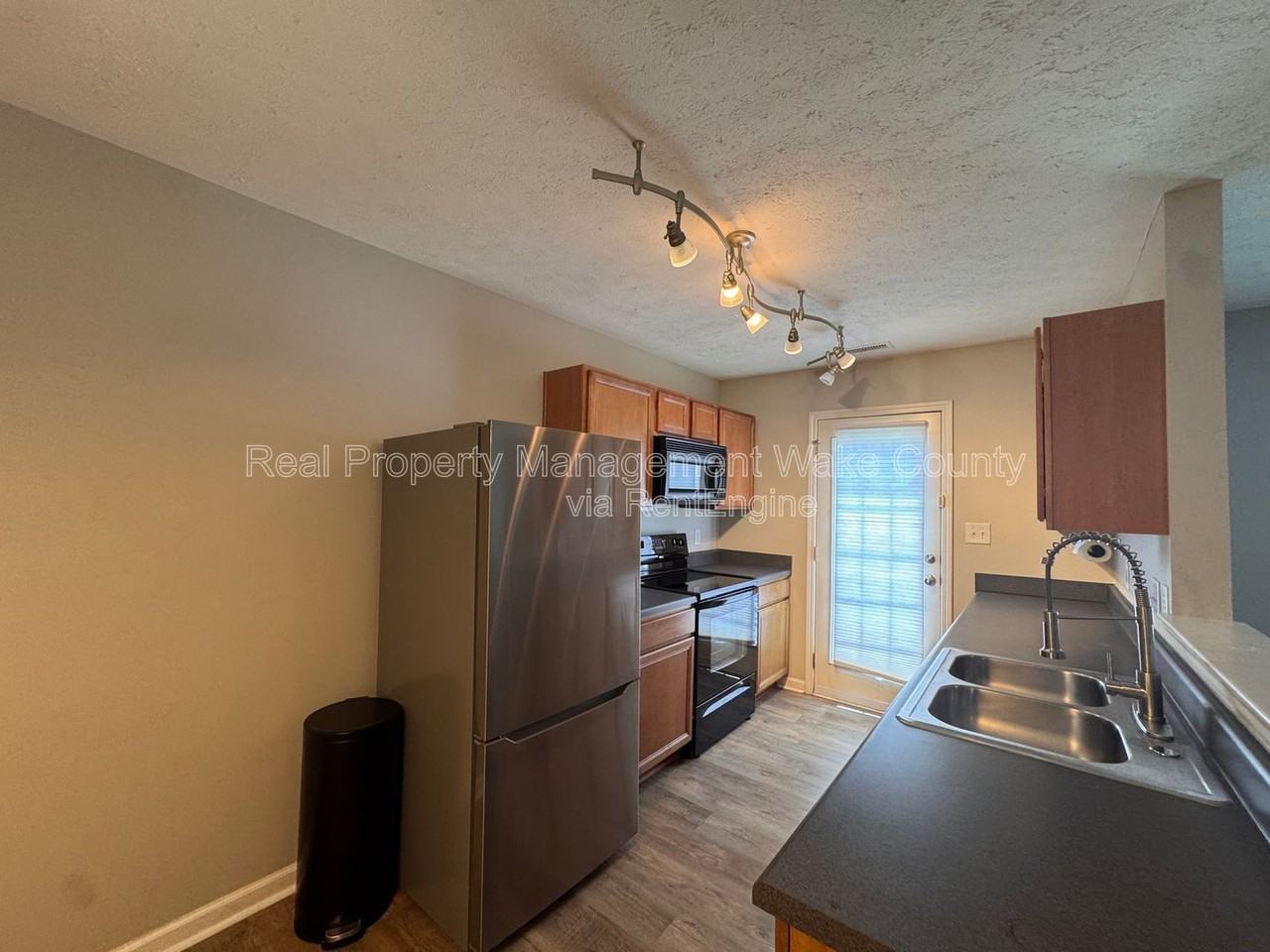 5228 Big Bass Dr - Photo 2 of 32