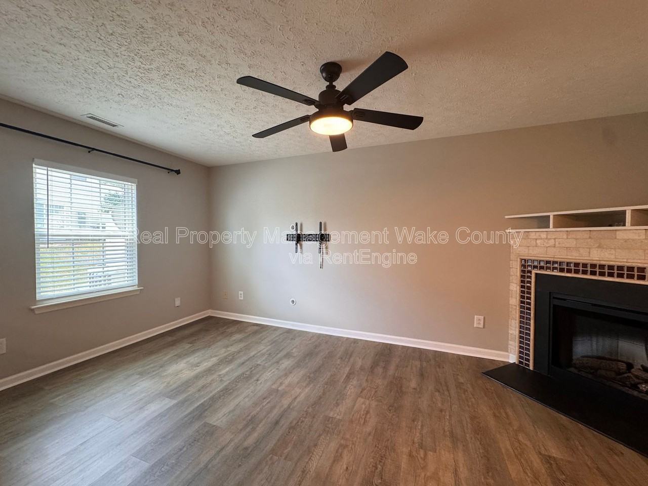 5228 Big Bass Dr - Photo 4 of 32