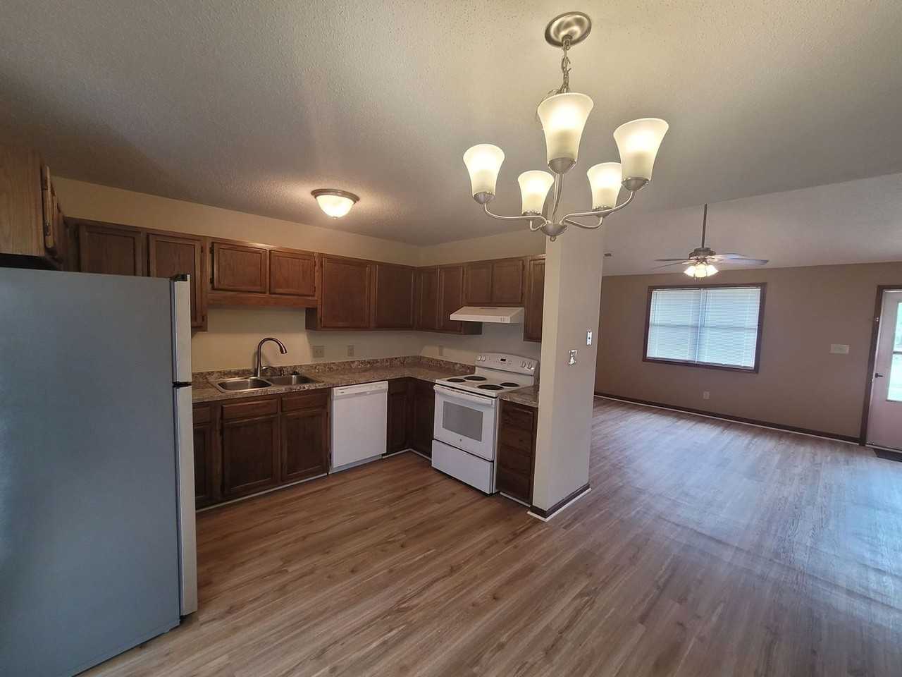 3606 Bond St - Photo 2 of 24