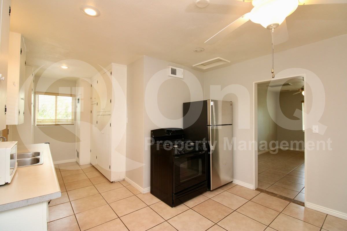 2602 N Sparkman Blvd - Photo 4 of 15