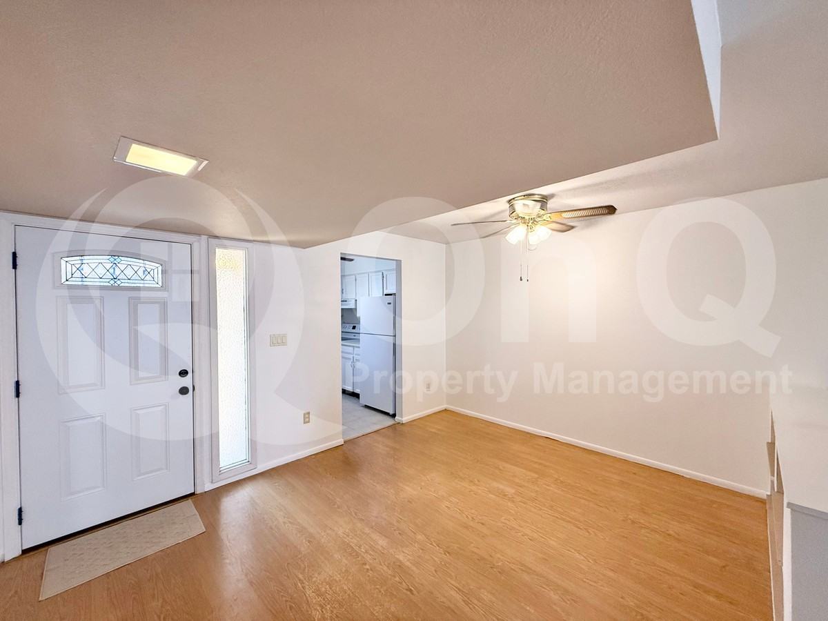 404 E Colgate Dr - Photo 3 of 18