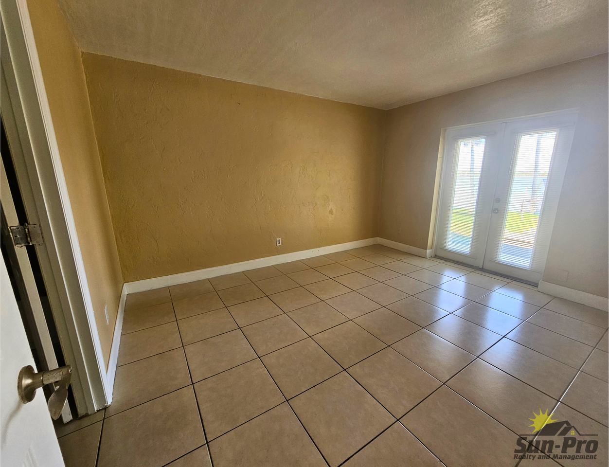 900 S Peninsula Dr #112 - Photo 3 of 21
