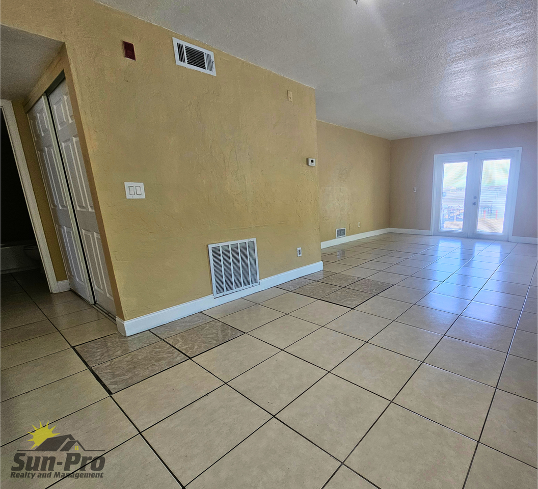 900 S Peninsula Dr #112 - Photo 4 of 21
