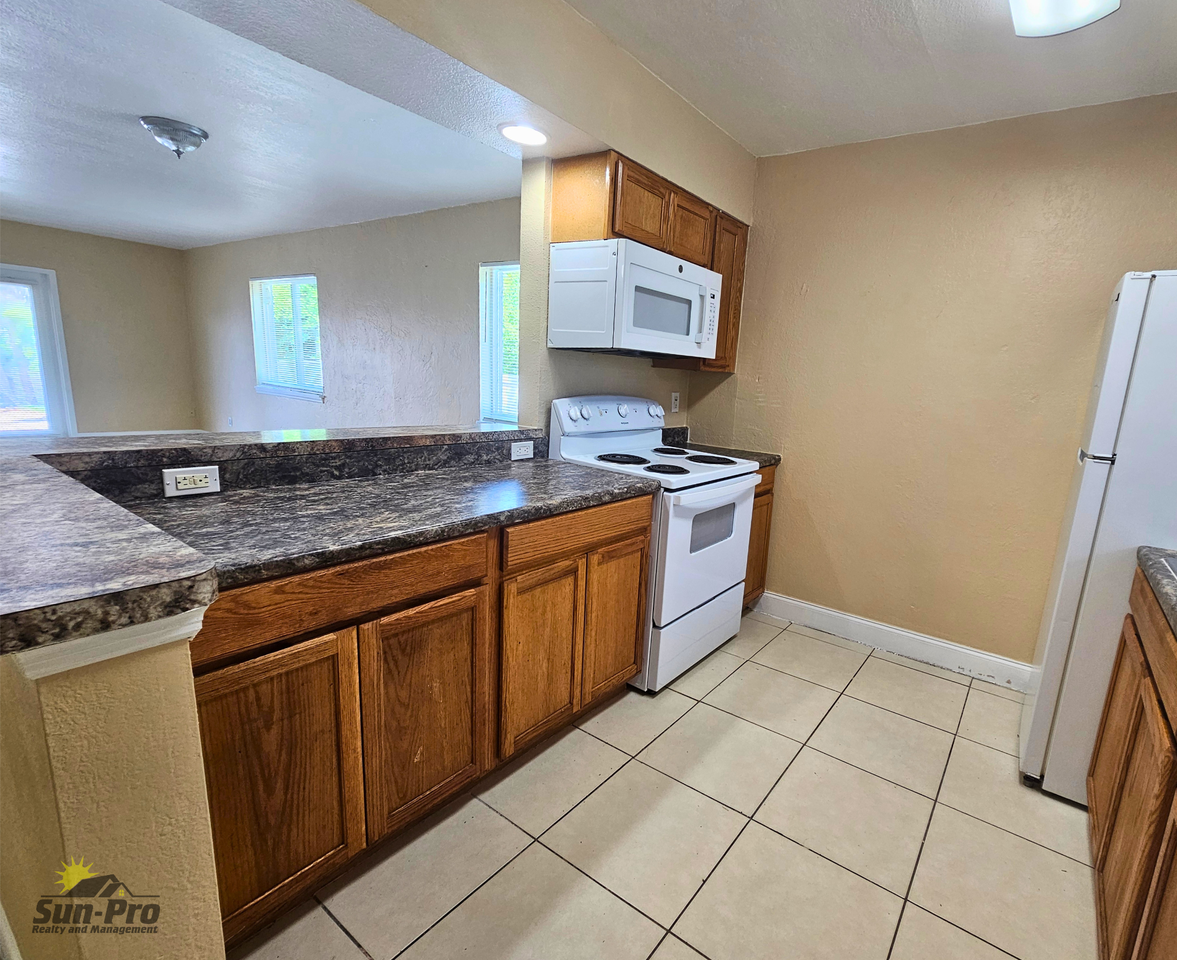 900 S Peninsula Dr #112 - Photo 5 of 21