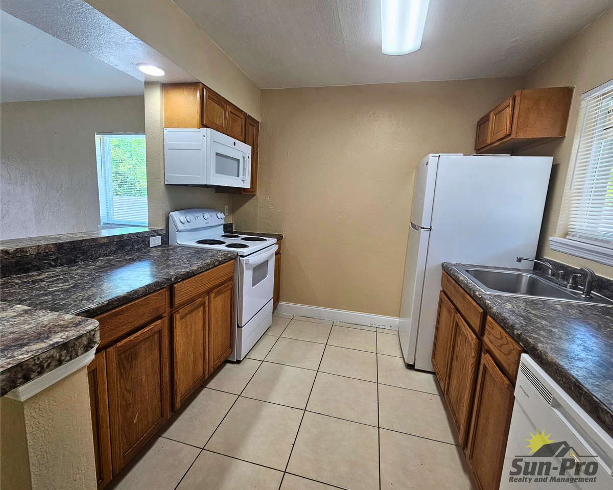 900 S Peninsula Dr #112 - Photo 6 of 21