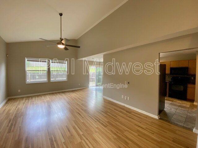 112 Gazebo Dr - Photo 7 of 32