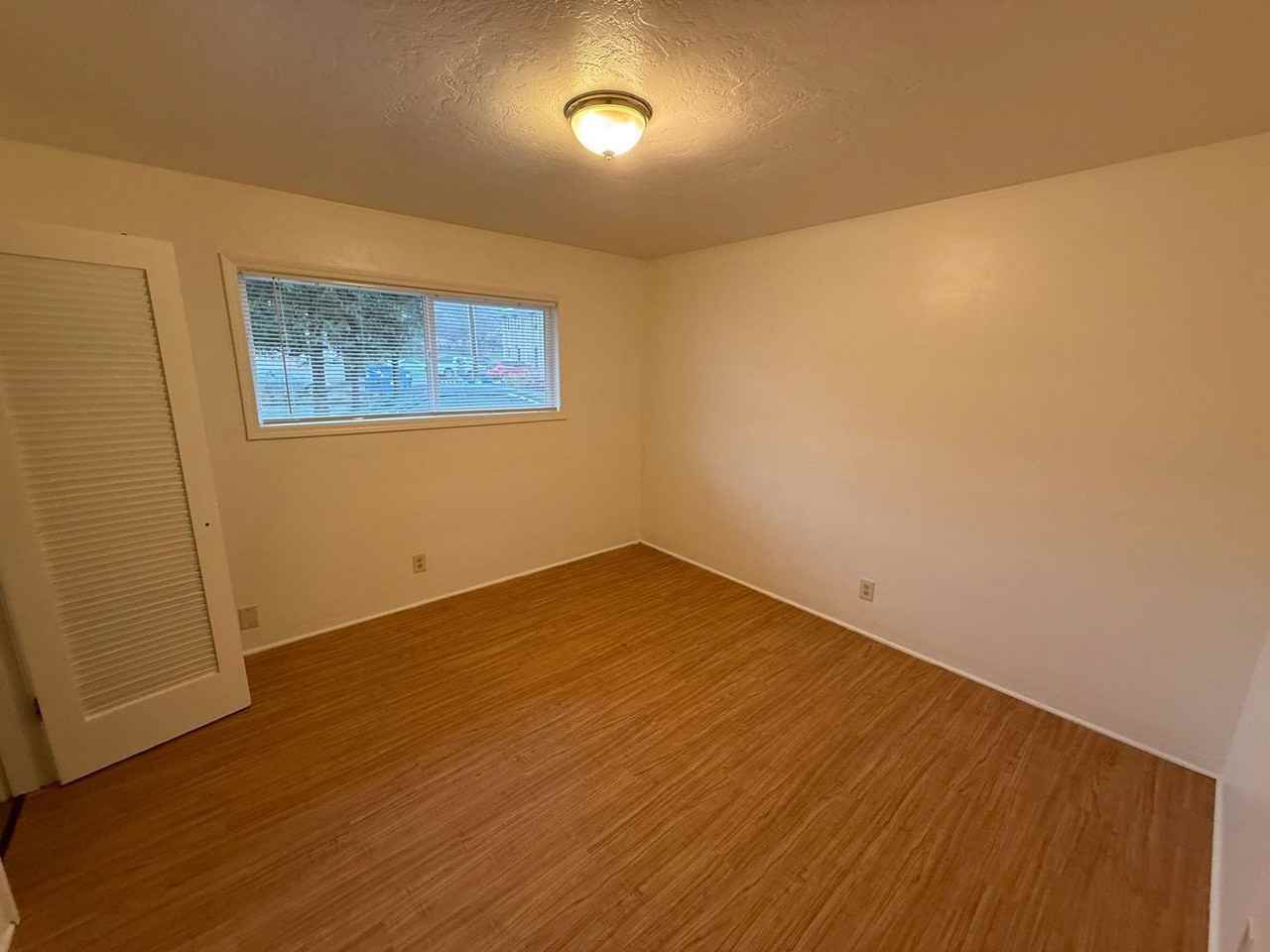 1137 Saginaw St S - Photo 6 of 9