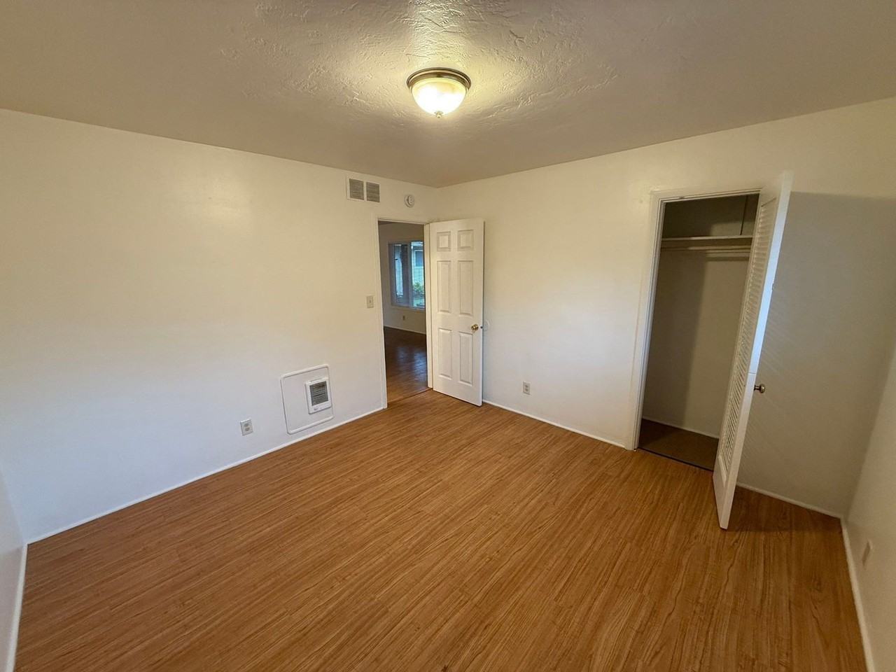 1137 Saginaw St S - Photo 7 of 9
