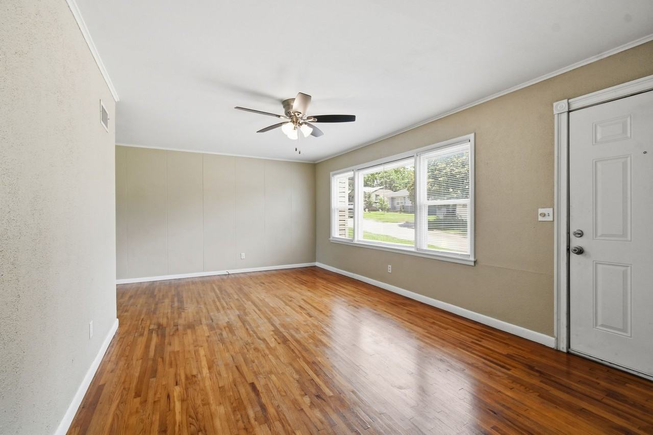 476 S 79th East Ave - Photo 5 of 22