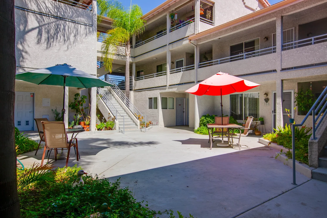 Kalmia Courtyards - Photo 7 of 9