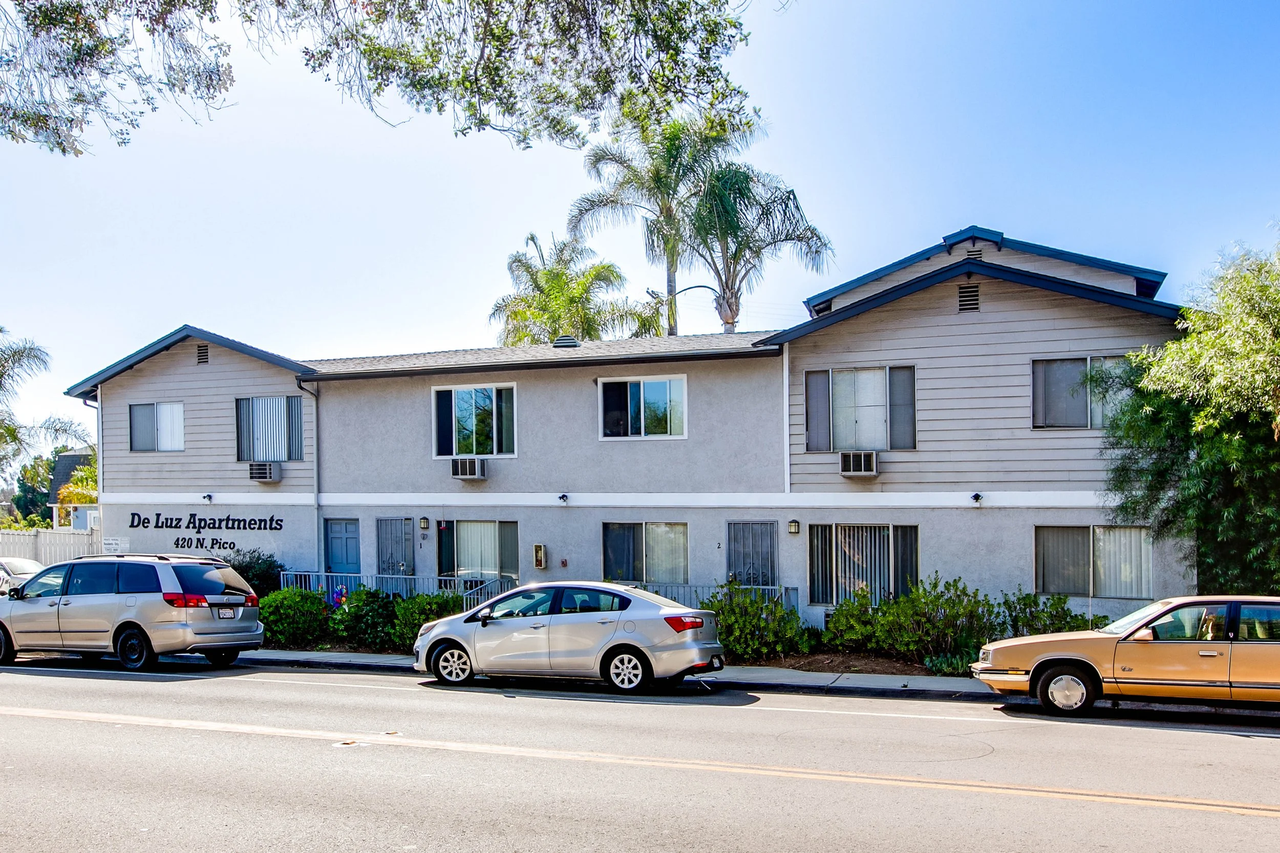 De Luz Apartments - Photo 3 of 6