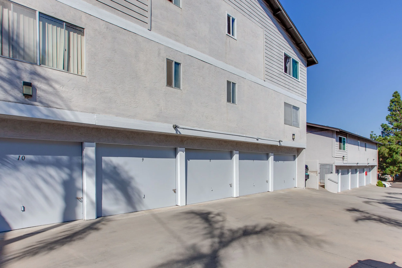 De Luz Apartments - Photo 4 of 6