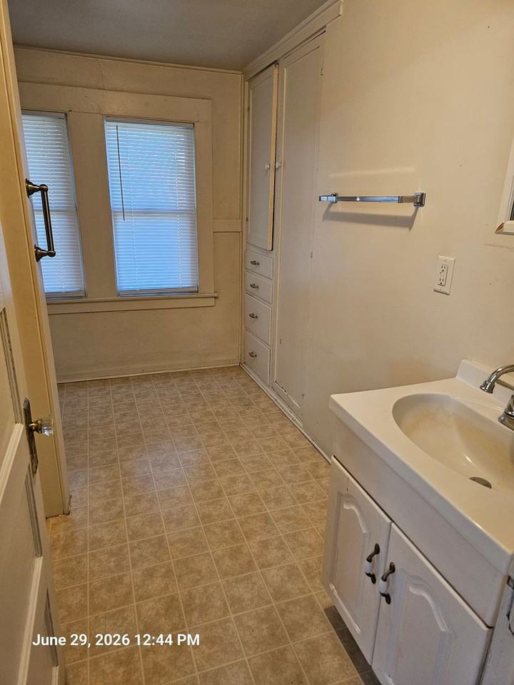 239 E San Joaquin Ave - Photo 6 of 6