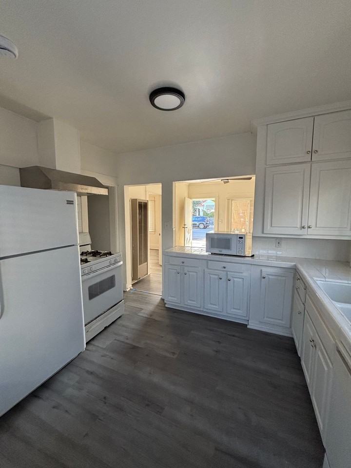 1602 - 1620 S Centre Street - Photo 4 of 6