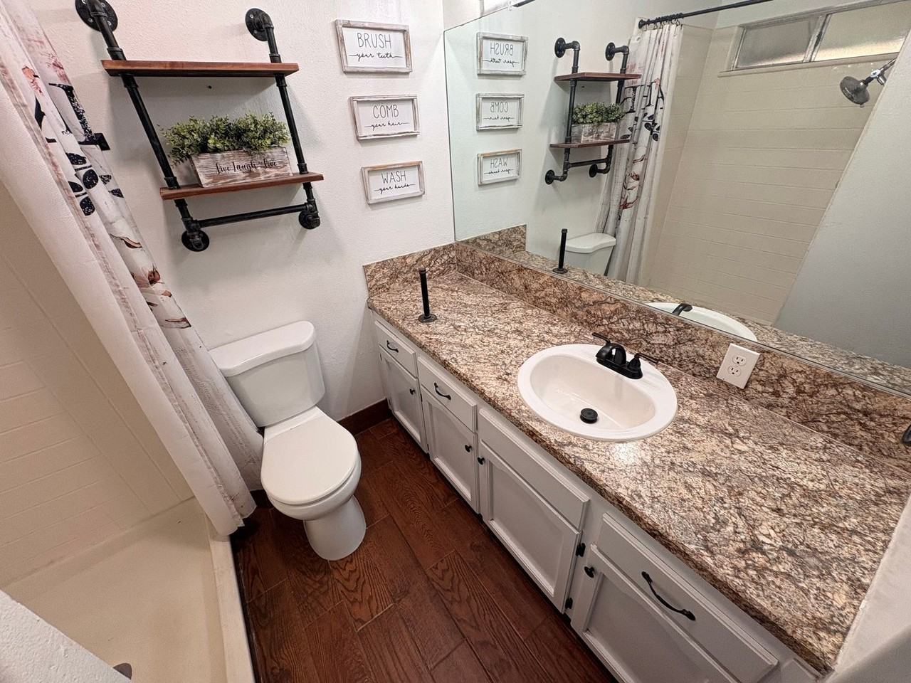 2720 W Caldwell Ave - Photo 4 of 8