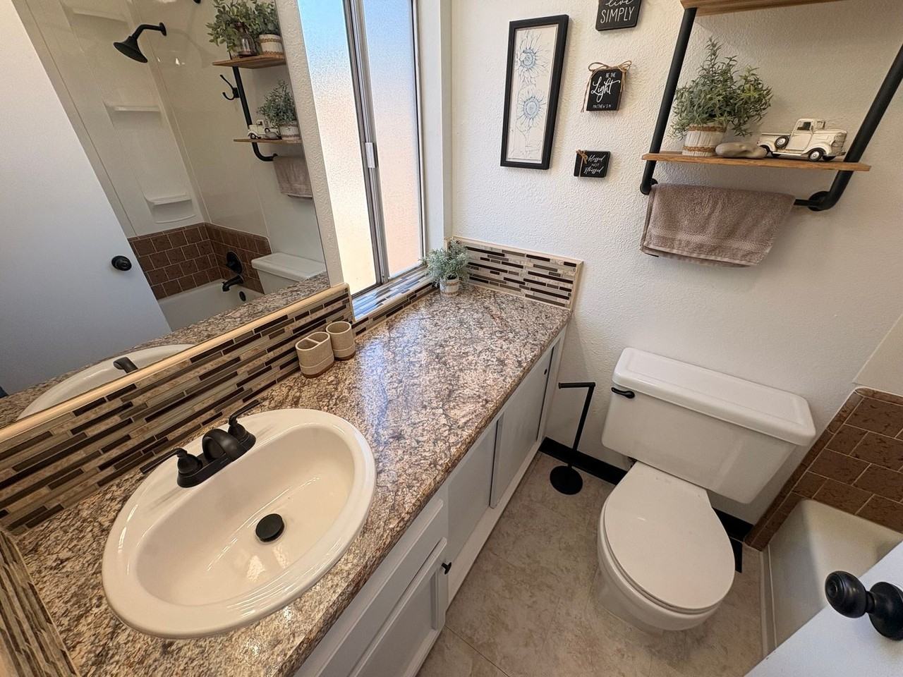 2720 W Caldwell Ave - Photo 7 of 8