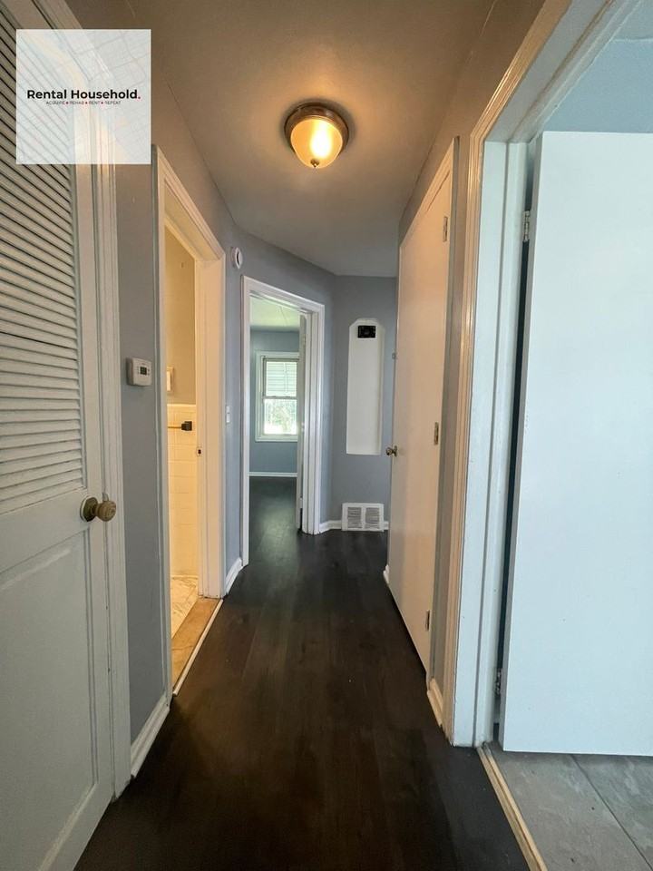 7651 Lamphere - Photo 2 of 19