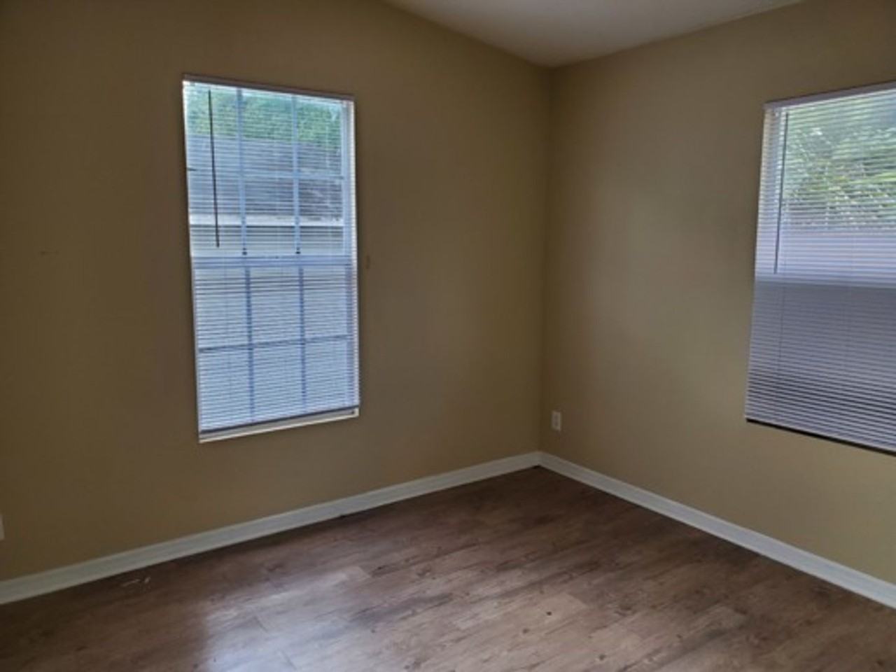 2411 E 18th Ave - Photo 3 of 31
