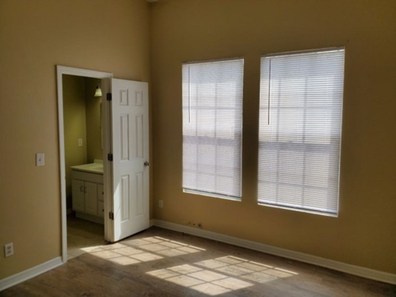 2411 E 18th Ave - Photo 7 of 31