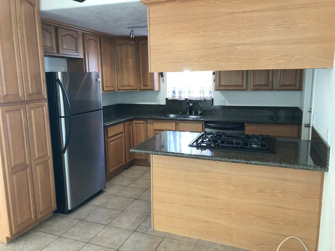 6542 Bishop Dr - Photo 4 of 18
