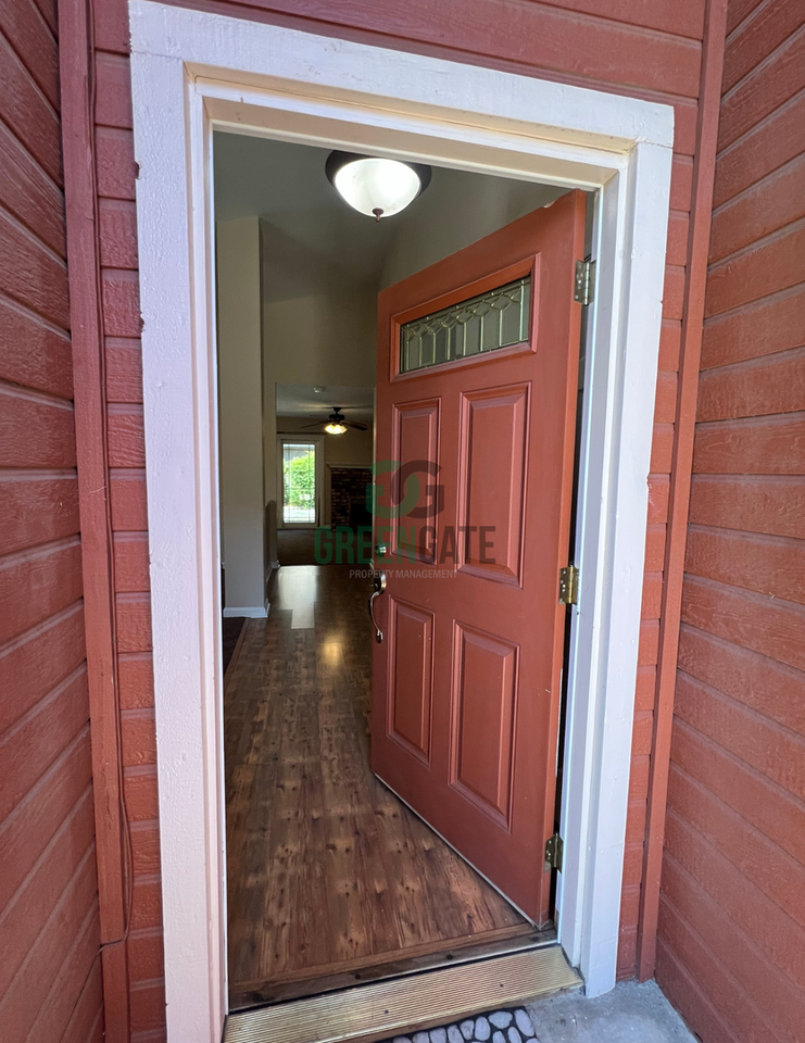 3901 Setrok Ct - Photo 5 of 36